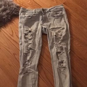 American Eagle light wash low rise skinny jeans
